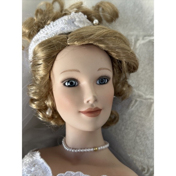 1996 Ashton-Drake Galleries Bride‎ Doll Saodela Rilouoe 9013FA Porcelain 18